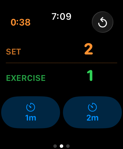 Apple Watch main screen with set and exercise counters, workout duration, and two rest timer buttons
