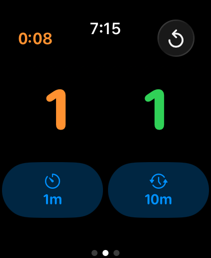Apple Watch Large Counters mode with oversized color-coded set and exercise numbers